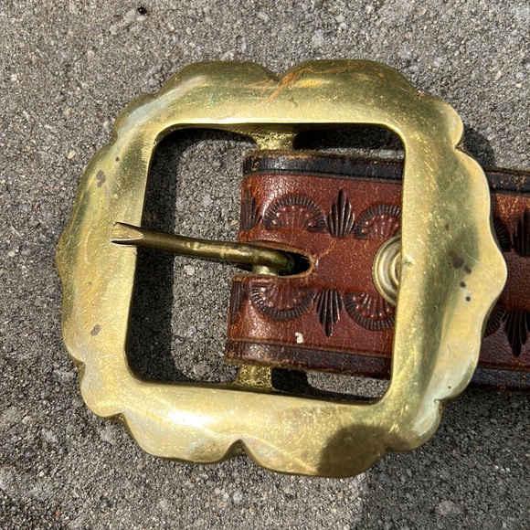 Retro Western style name belt. Brown leather with brass buckle. - Picture 3 of 10